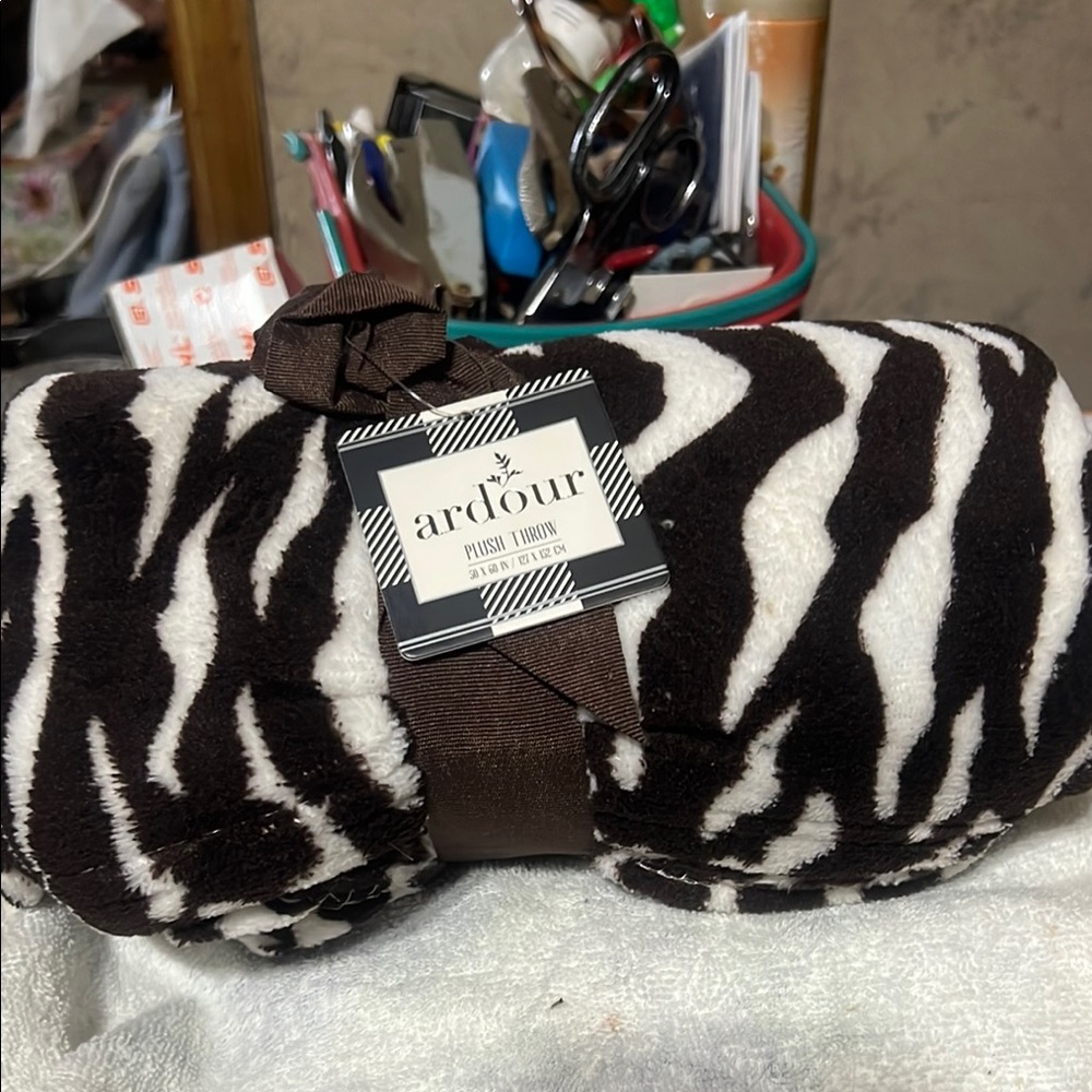 Ardour Zebra Print Plush Throw